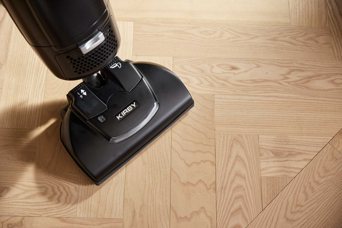 Kirby Signature Series V530 upright vacuum in use, photo 3
